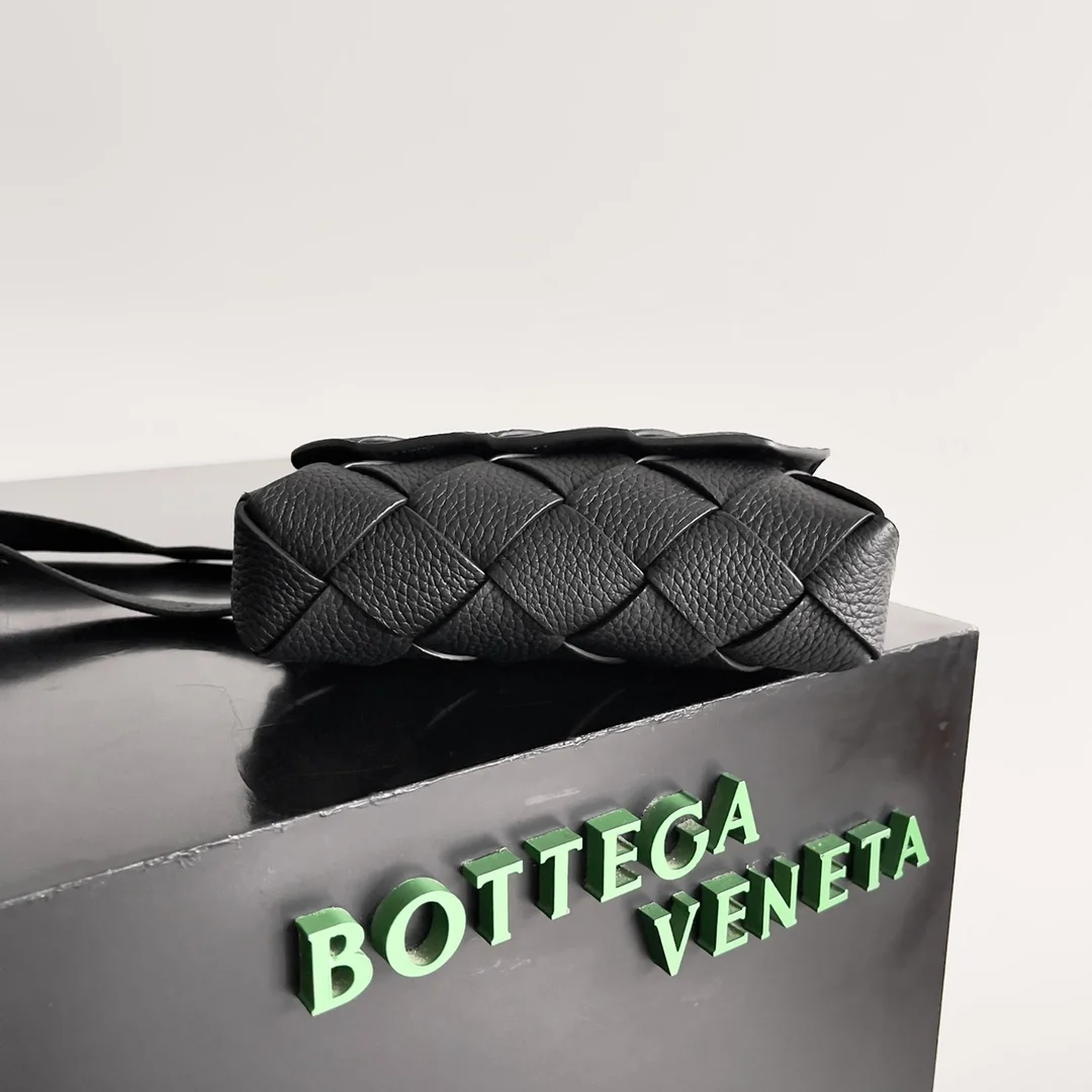BOTTEGA VENETA Shoulder Bags Taurillon Leather (Black) 19X10X5CM F80202608080196 - Image 4