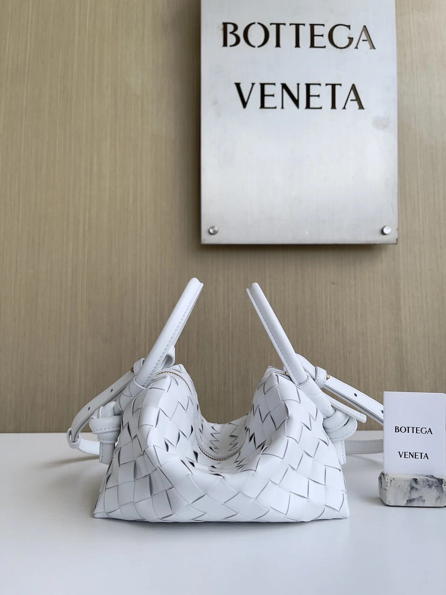 BOTTEGA VENETA Shoulder Bags (White) 19X12X9CM F80202608080153 - Image 3