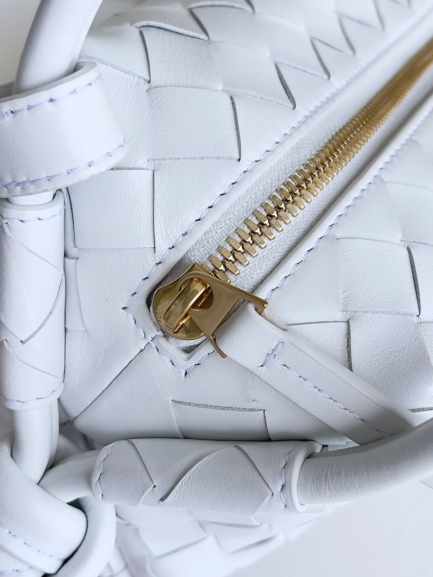 BOTTEGA VENETA Shoulder Bags (White) 19X12X9CM F80202608080153 - Image 5