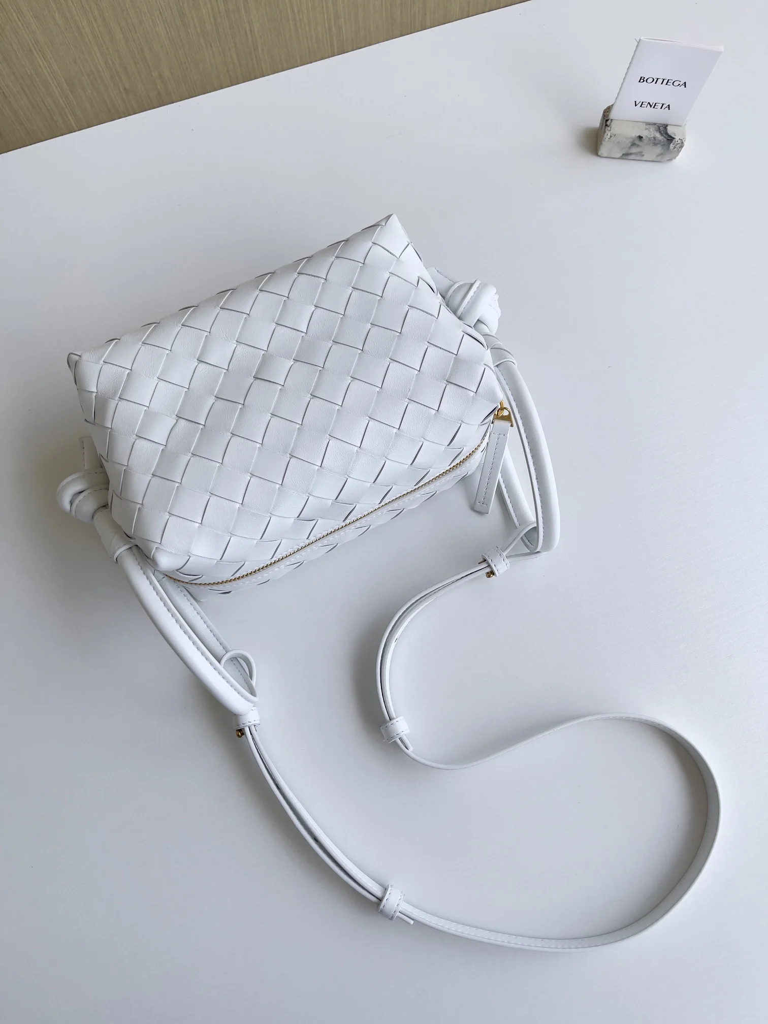 BOTTEGA VENETA Shoulder Bags (White) 19X12X9CM F80202608080153 - Image 6