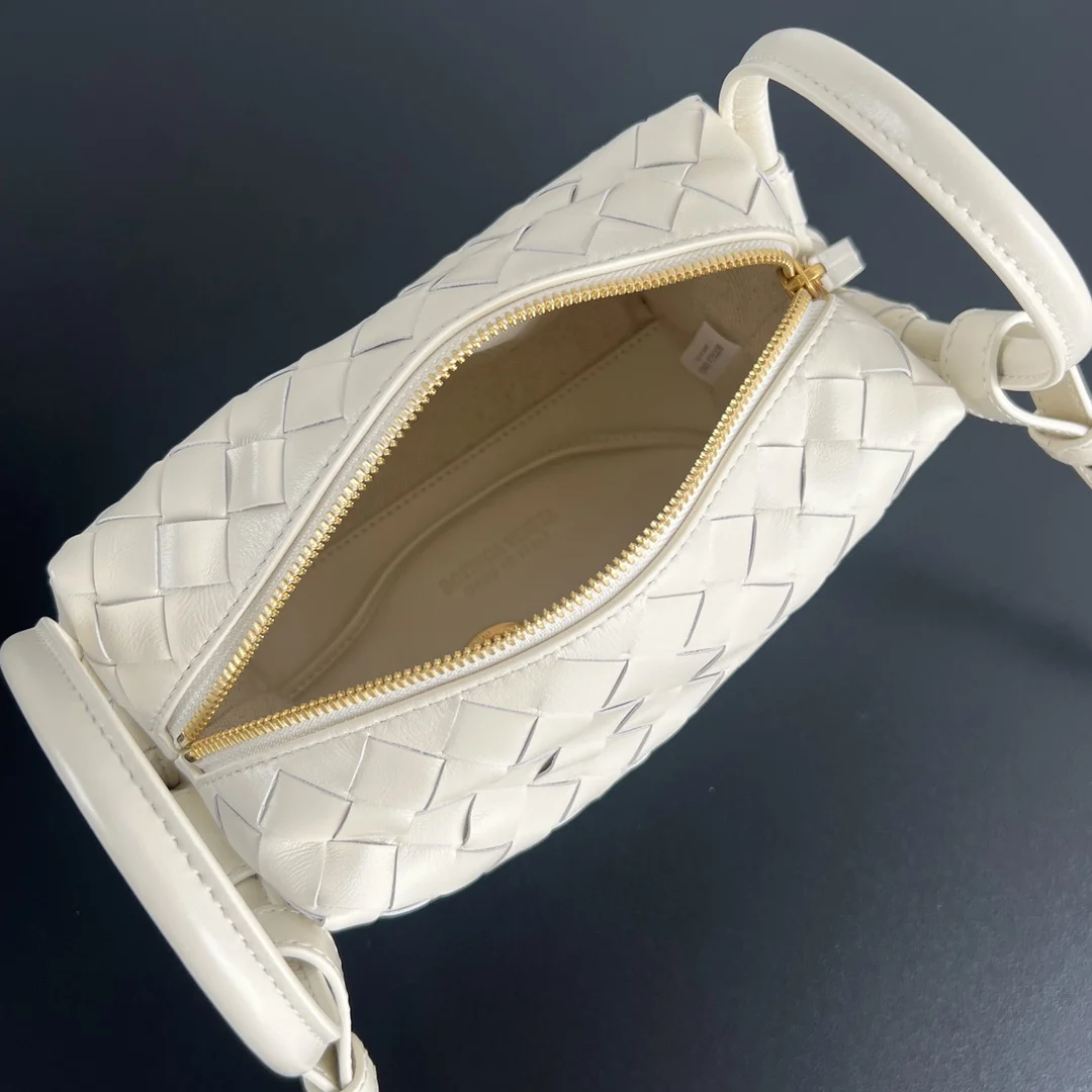 BOTTEGA VENETA Shoulder Bags (White) 19X12X9CM F80202608080157 - Image 6