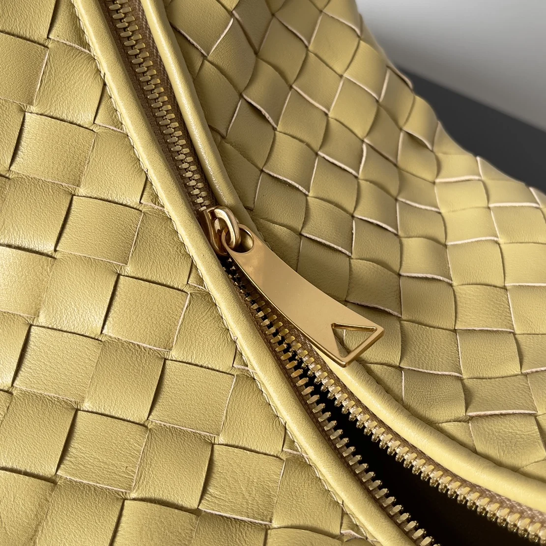 BOTTEGA VENETA Shoulder Bags Woven Leather (Yellow) 48X40X16CM I30202608080032 - Image 6
