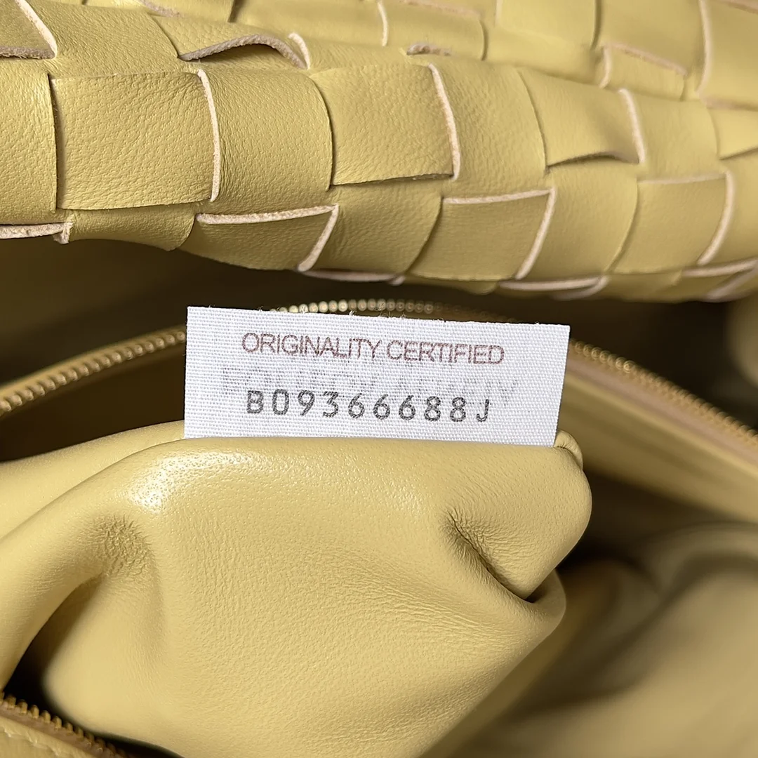 BOTTEGA VENETA Shoulder Bags Woven Leather (Yellow) 48X40X16CM I30202608080032 - Image 7