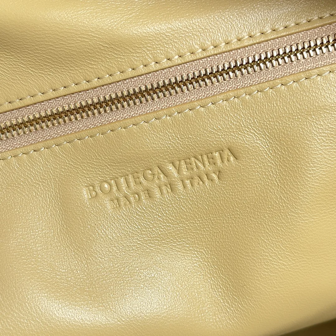 BOTTEGA VENETA Shoulder Bags Woven Leather (Yellow) 48X40X16CM I30202608080032 - Image 8