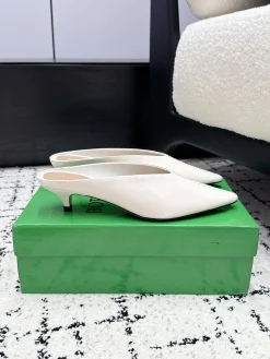 Alternative view of BOTTEGA VENETA Slides Calfskin Leather EU35-42 C10202608030566