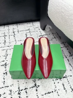 BOTTEGA VENETA Slides Patent Calf Leather EU35-42 C10202608030565