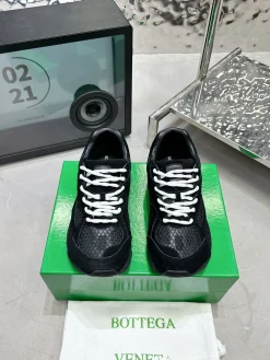 BOTTEGA VENETA Sneakers B40202608031354