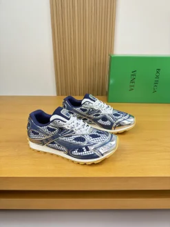 BOTTEGA VENETA Sneakers B40202608031373