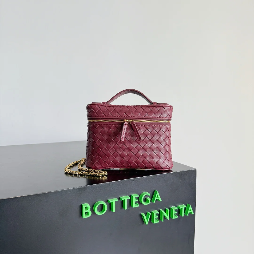 BOTTEGA VENETA Top Handle Bags Lamb Leather (Burgundy-Gold) 19X14X3CM G80202608080106