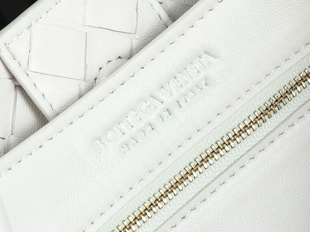 BOTTEGA VENETA Top Handle Bags Nappa Lambskin (White-Gold) 32X24X12 A130202608080560 - Image 9
