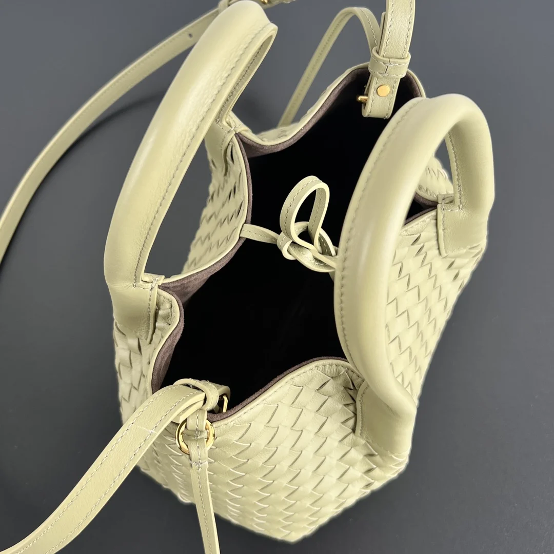 BOTTEGA VENETA Totes Bags Intrecciato Leather (Green) 15X24X12CM H80202608080635 - Image 5