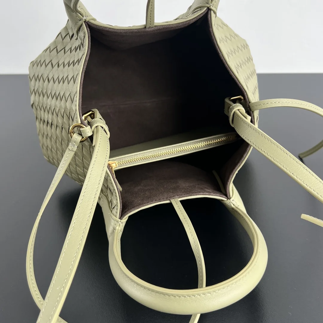 BOTTEGA VENETA Totes Bags Intrecciato Leather (Green) 15X24X12CM H80202608080635 - Image 6