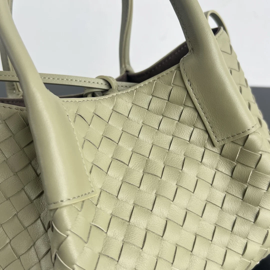 BOTTEGA VENETA Totes Bags Intrecciato Leather (Green) 15X24X12CM H80202608080635 - Image 7