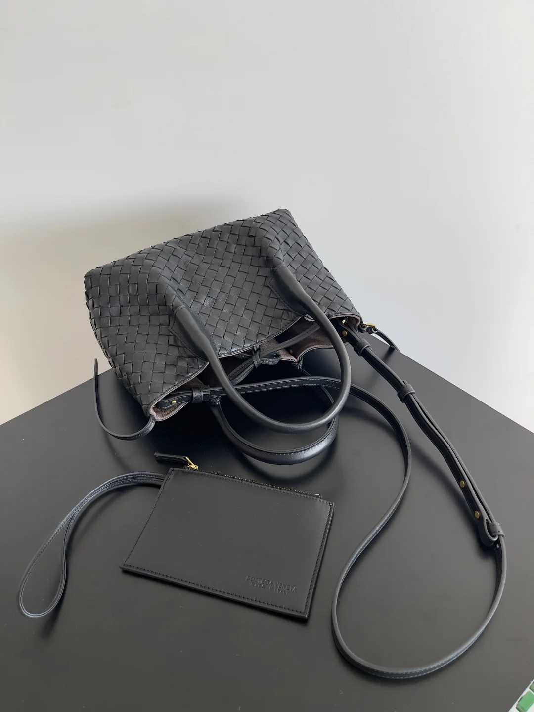 BOTTEGA VENETA Totes Bags Leather (Black) 24X15X12CM H80202608080633 - Image 8