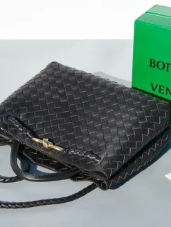 Alternative view of BOTTEGA VENETA Totes Bags Nappa Lambskin (Black-Gold) 32X24X12 A130202608080556