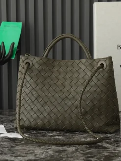 BOTTEGA VENETA Totes Bags Nappa Lambskin (Green) 32X24X12 A130202608080575