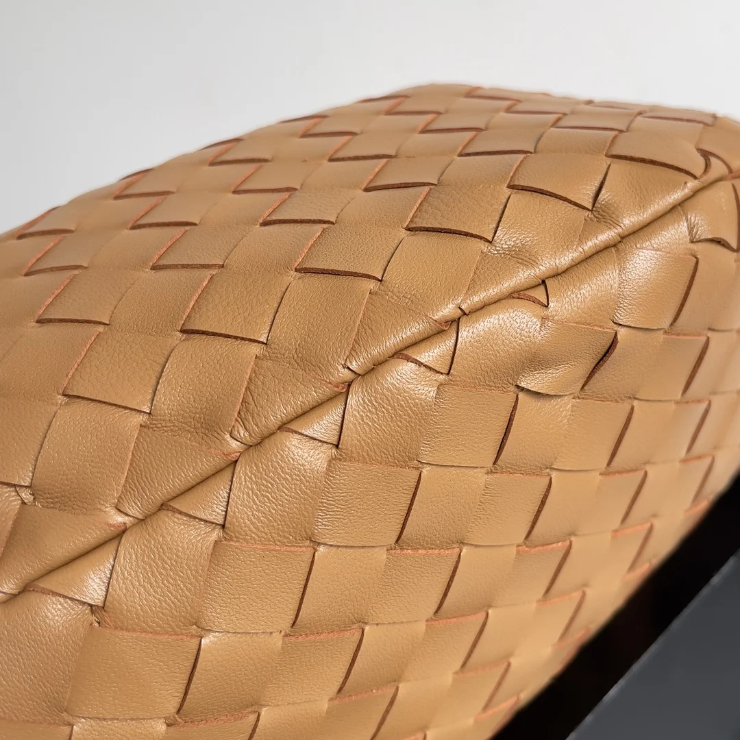 BOTTEGA VENETA Trend Bags Intrecciato Leather (Brown) 48X40X16CM I30202608080031 - Image 3
