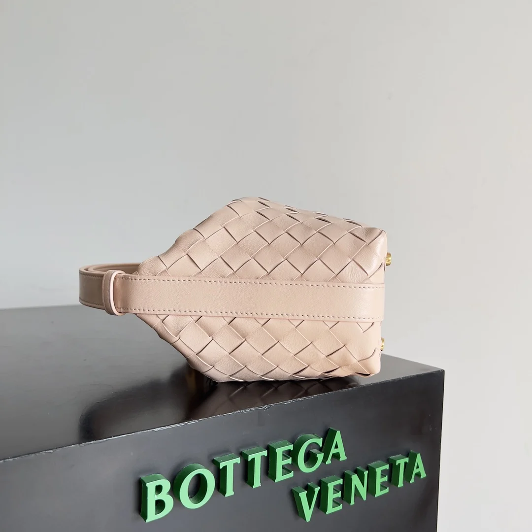 BOTTEGA VENETA Trend Bags Nappa Lambskin (Beige) 22X13X9 F80202608080238 - Image 2
