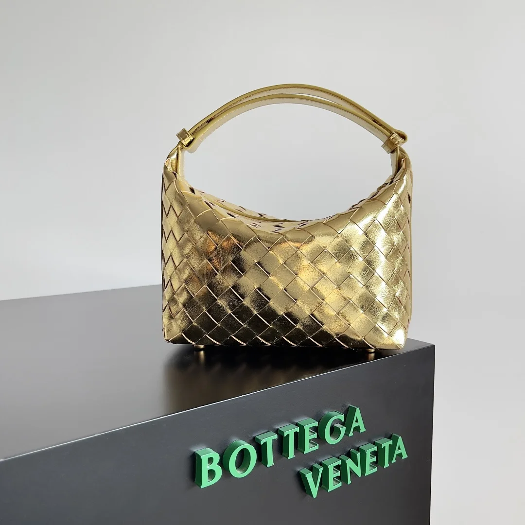 BOTTEGA VENETA Trend Bags Nappa Lambskin (Gold) 22X13X9 F80202608080229