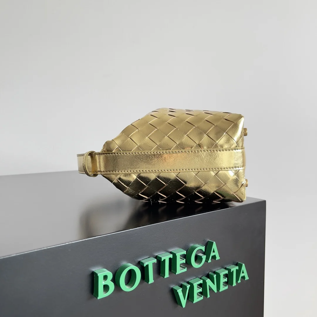 BOTTEGA VENETA Trend Bags Nappa Lambskin (Gold) 22X13X9 F80202608080229 - Image 2