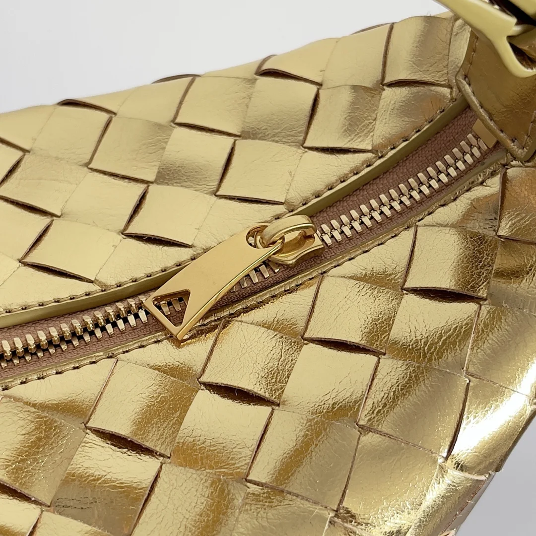 BOTTEGA VENETA Trend Bags Nappa Lambskin (Gold) 22X13X9 F80202608080229 - Image 5