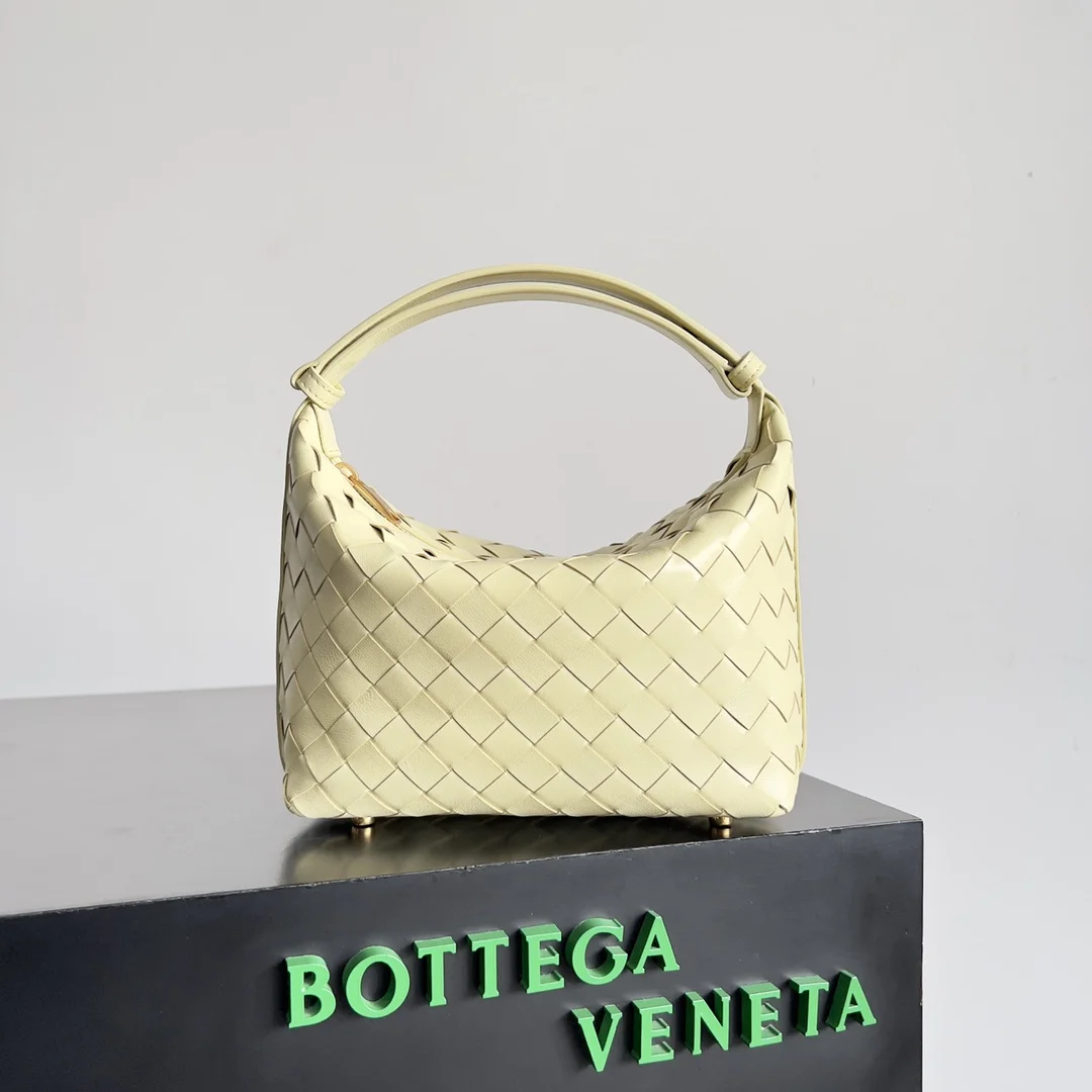 BOTTEGA VENETA Trend Bags Nappa Lambskin (Yellow-Gold) 22X13X9 F80202608080242