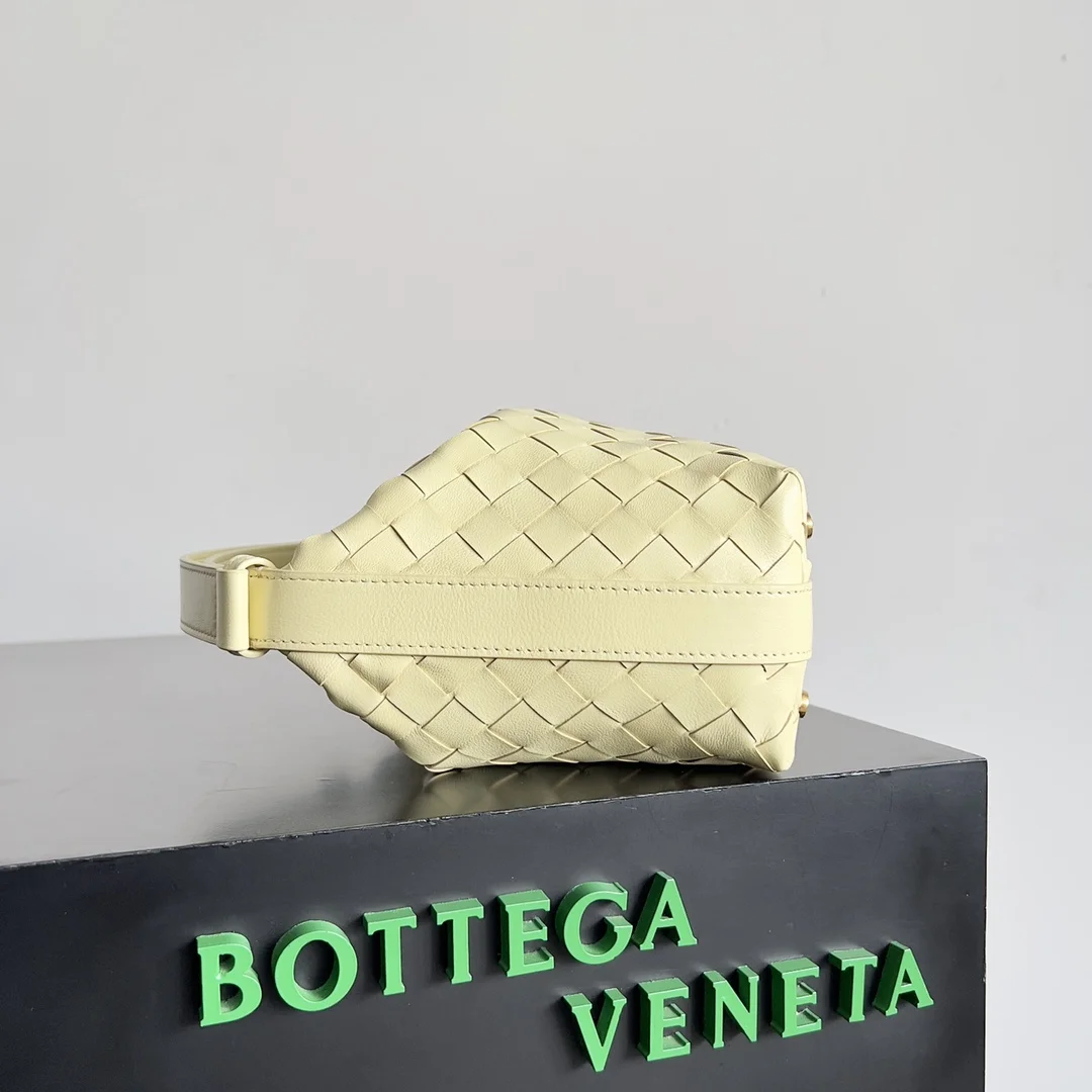 BOTTEGA VENETA Trend Bags Nappa Lambskin (Yellow-Gold) 22X13X9 F80202608080242 - Image 2