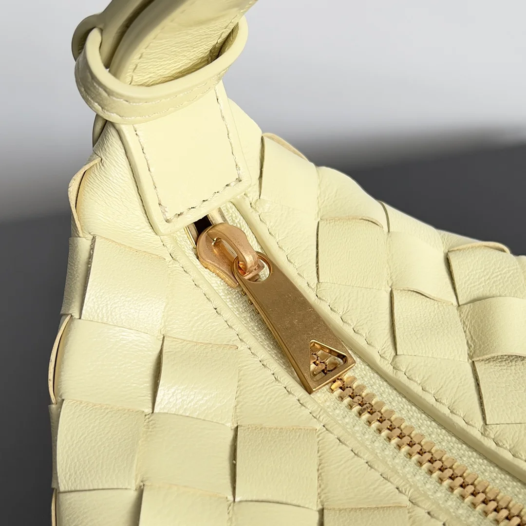 BOTTEGA VENETA Trend Bags Nappa Lambskin (Yellow-Gold) 22X13X9 F80202608080242 - Image 6
