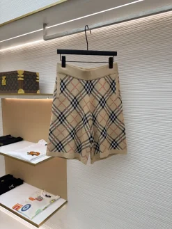 BURBERRY Shorts S-L A65202608060393