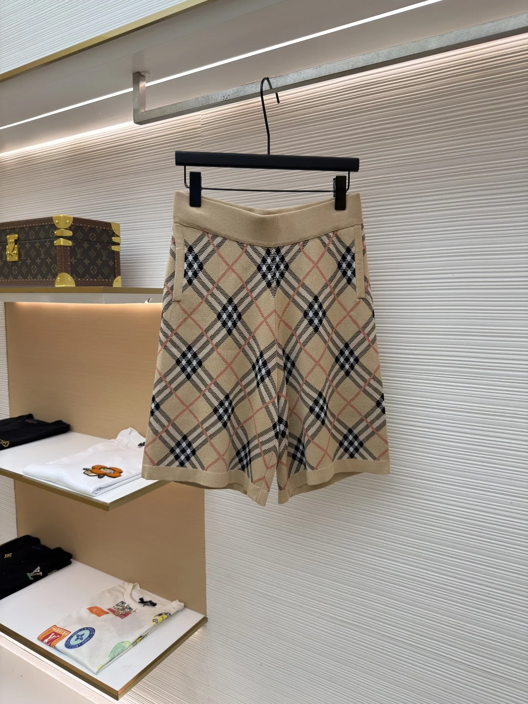 BURBERRY Shorts S-L A65202608060393