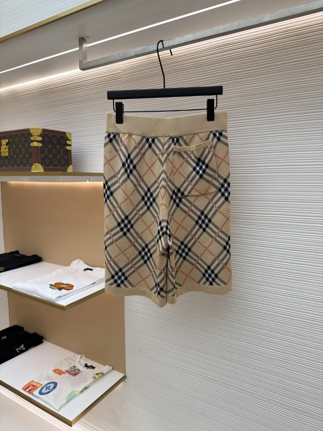 BURBERRY Shorts S-L A65202608060393 - Image 2