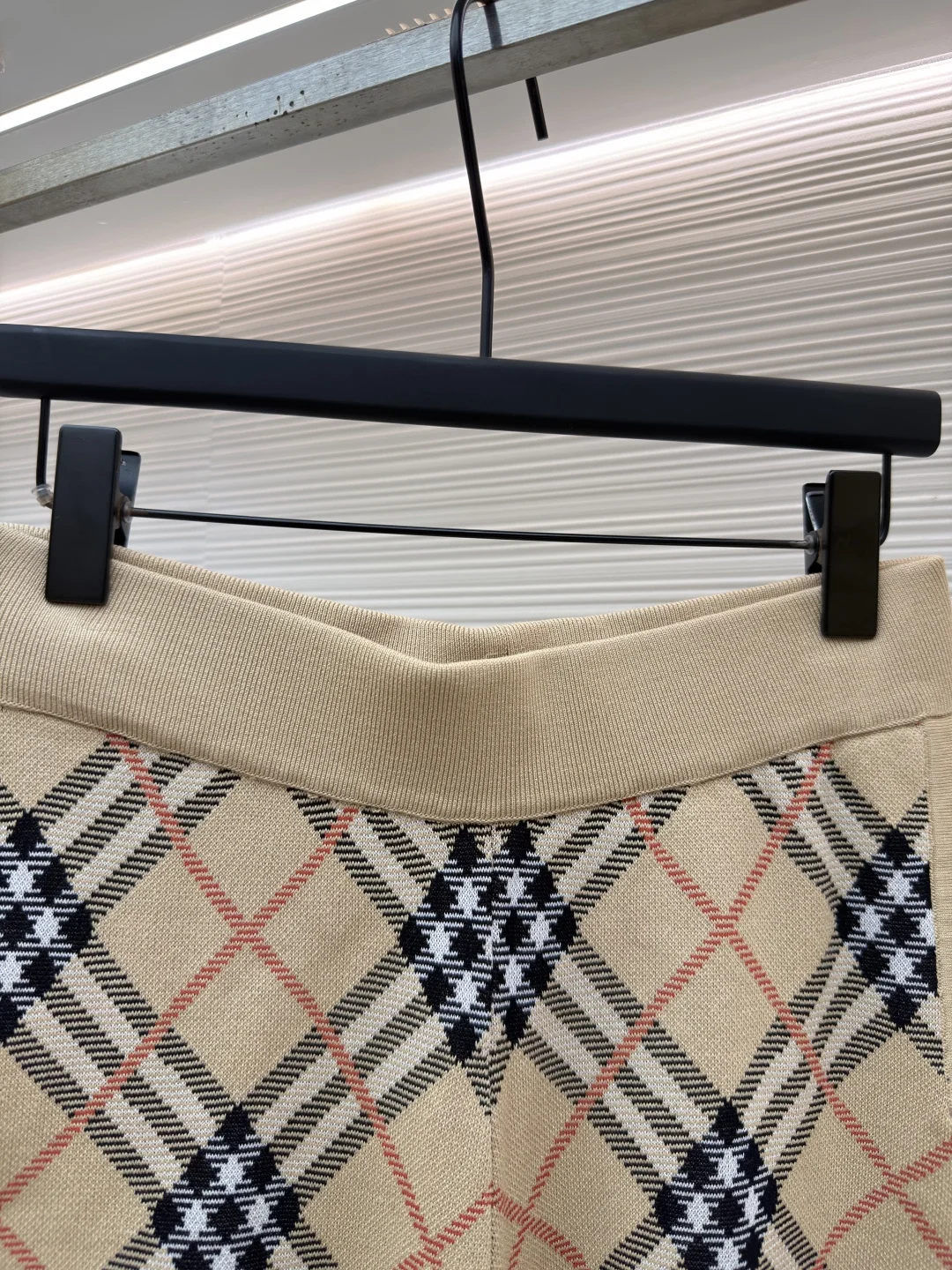 BURBERRY Shorts S-L A65202608060393 - Image 3
