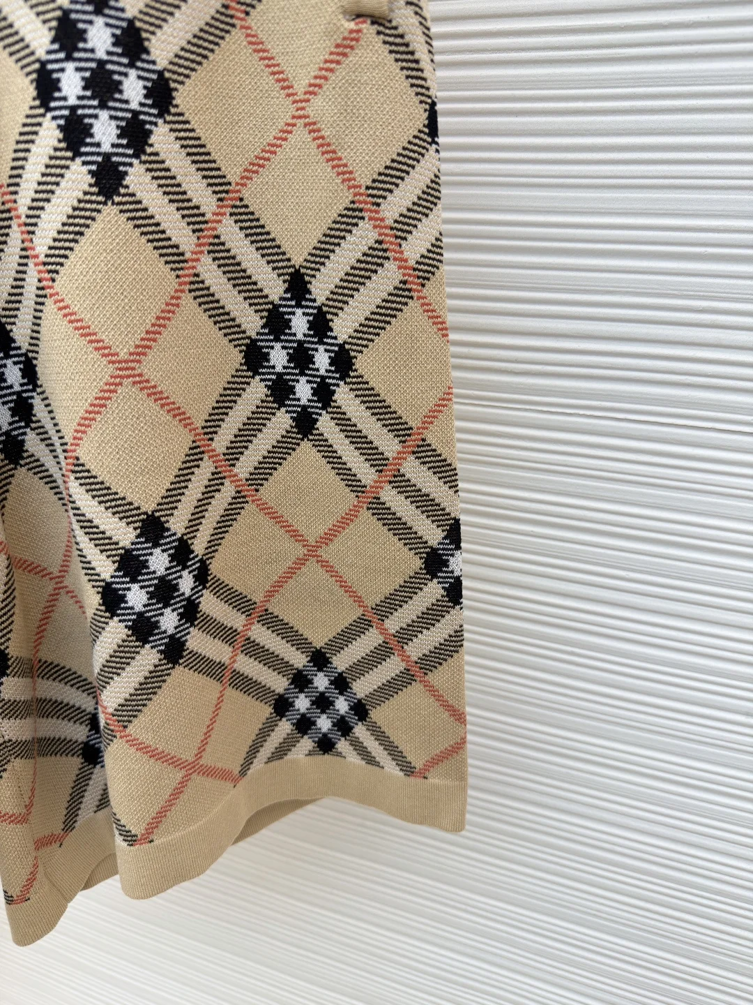 BURBERRY Shorts S-L A65202608060393 - Image 7