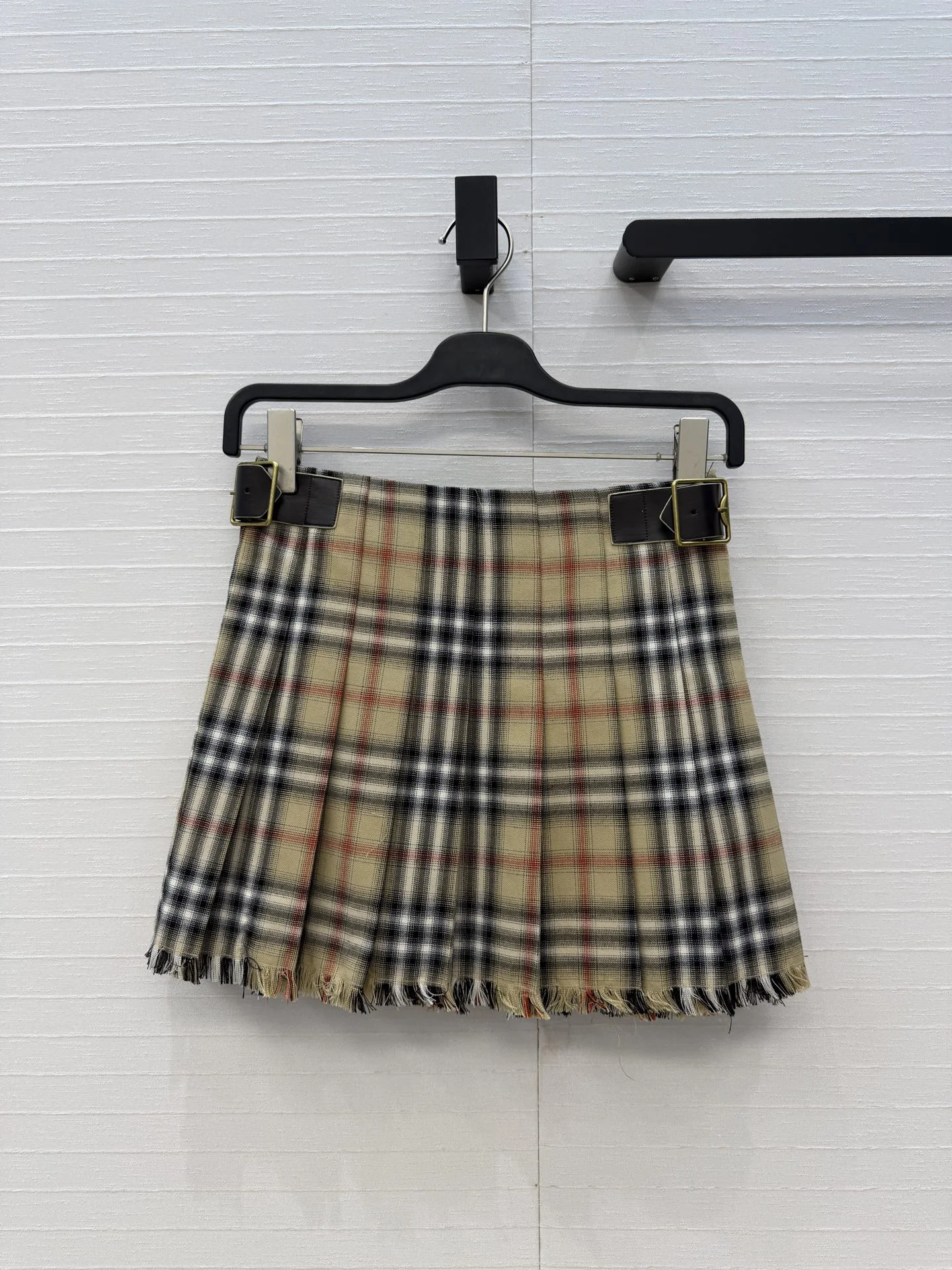 BURBERRY Skirts Pleated Fabric S B60202608040303 - Image 9