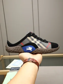 BURBERRY Slippers Calfskin & Lambskin EU38-44 A70202608030343