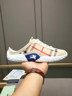 BURBERRY Slippers Cowhide & Sheepskin EU38-44 A70202608030345