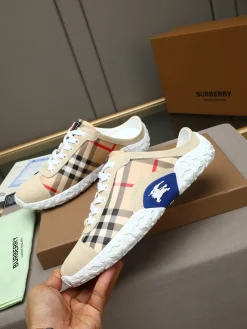 Alternative view of BURBERRY Slippers Cowhide & Sheepskin EU38-44 A70202608030345
