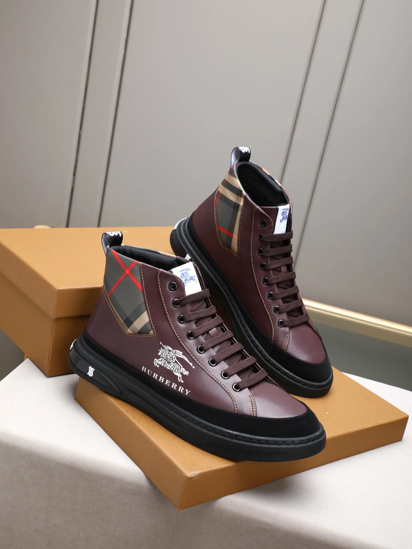 BURBERRY Sneakers Calf Leather EU38-44 B10202608030370 - Image 4