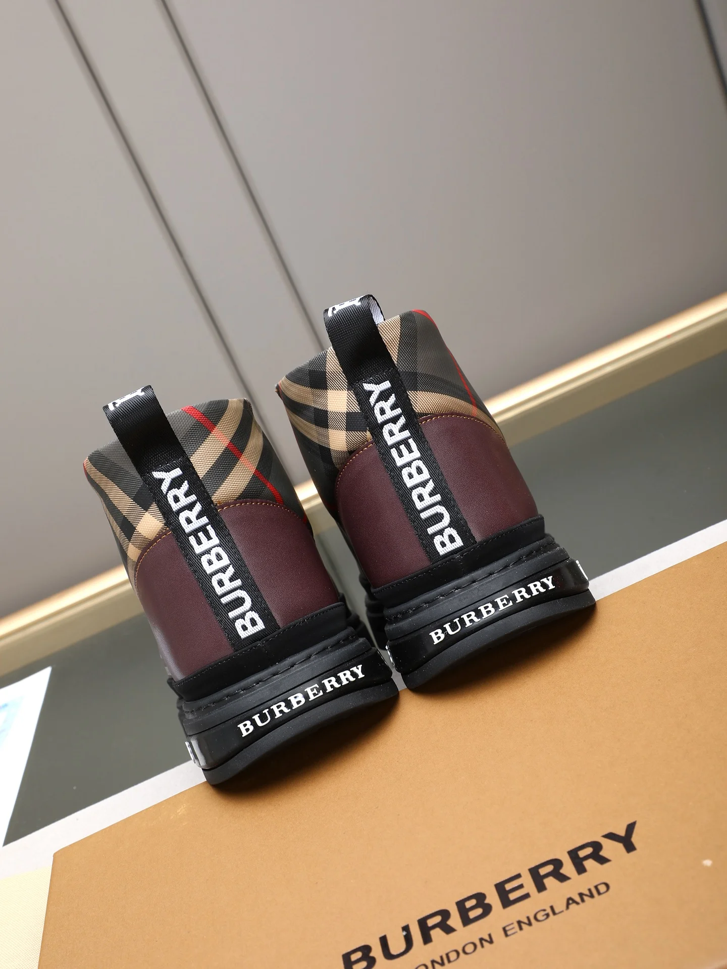 BURBERRY Sneakers Calf Leather EU38-44 B10202608030370 - Image 5
