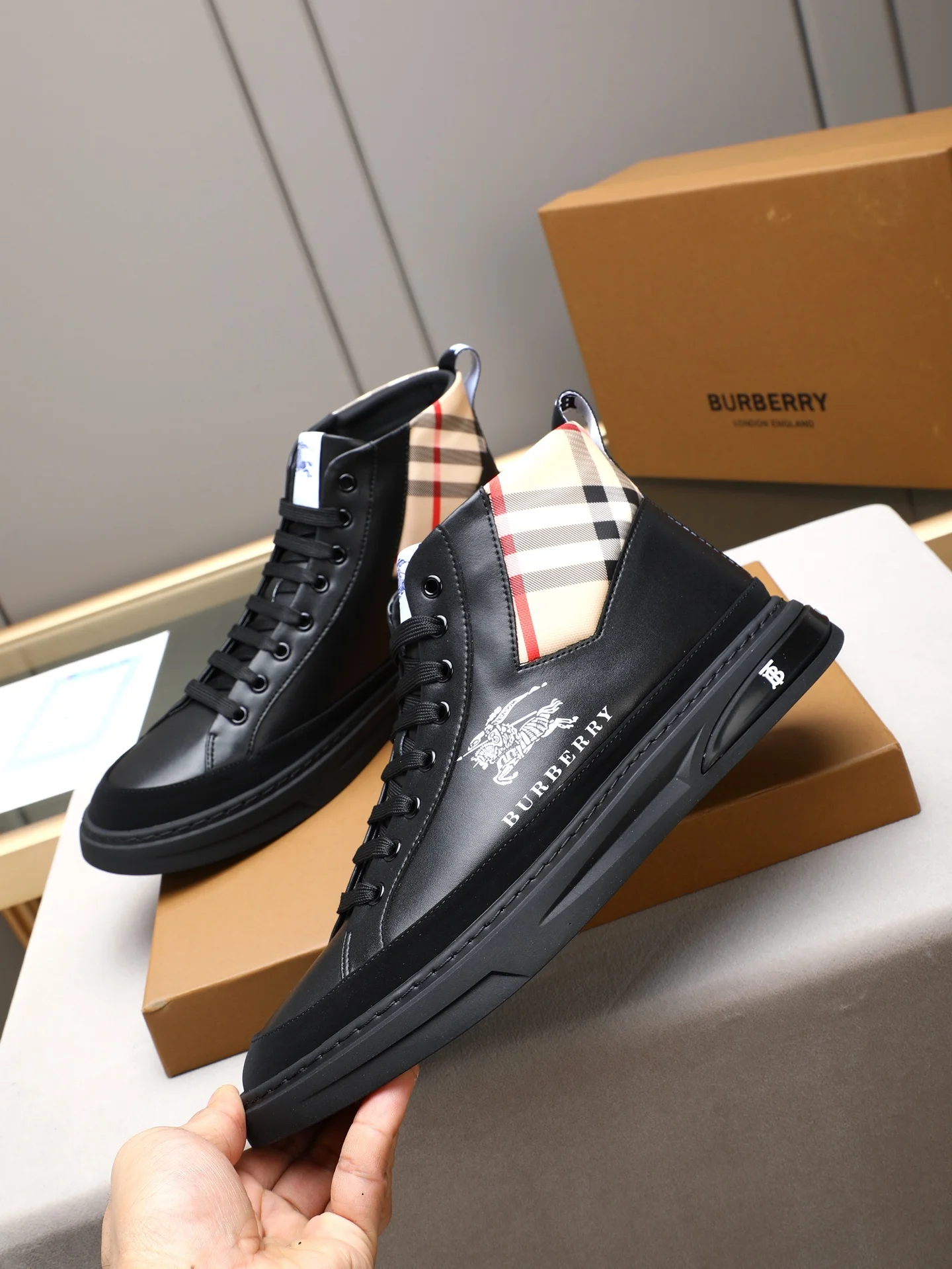 BURBERRY Sneakers Calfskin Leather EU38-44 B10202608030369