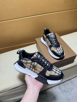 BURBERRY Sneakers Leather EU38-44 B20202608030439