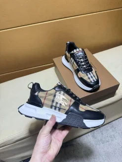 Alternative view of BURBERRY Sneakers Leather EU38-44 B20202608030439