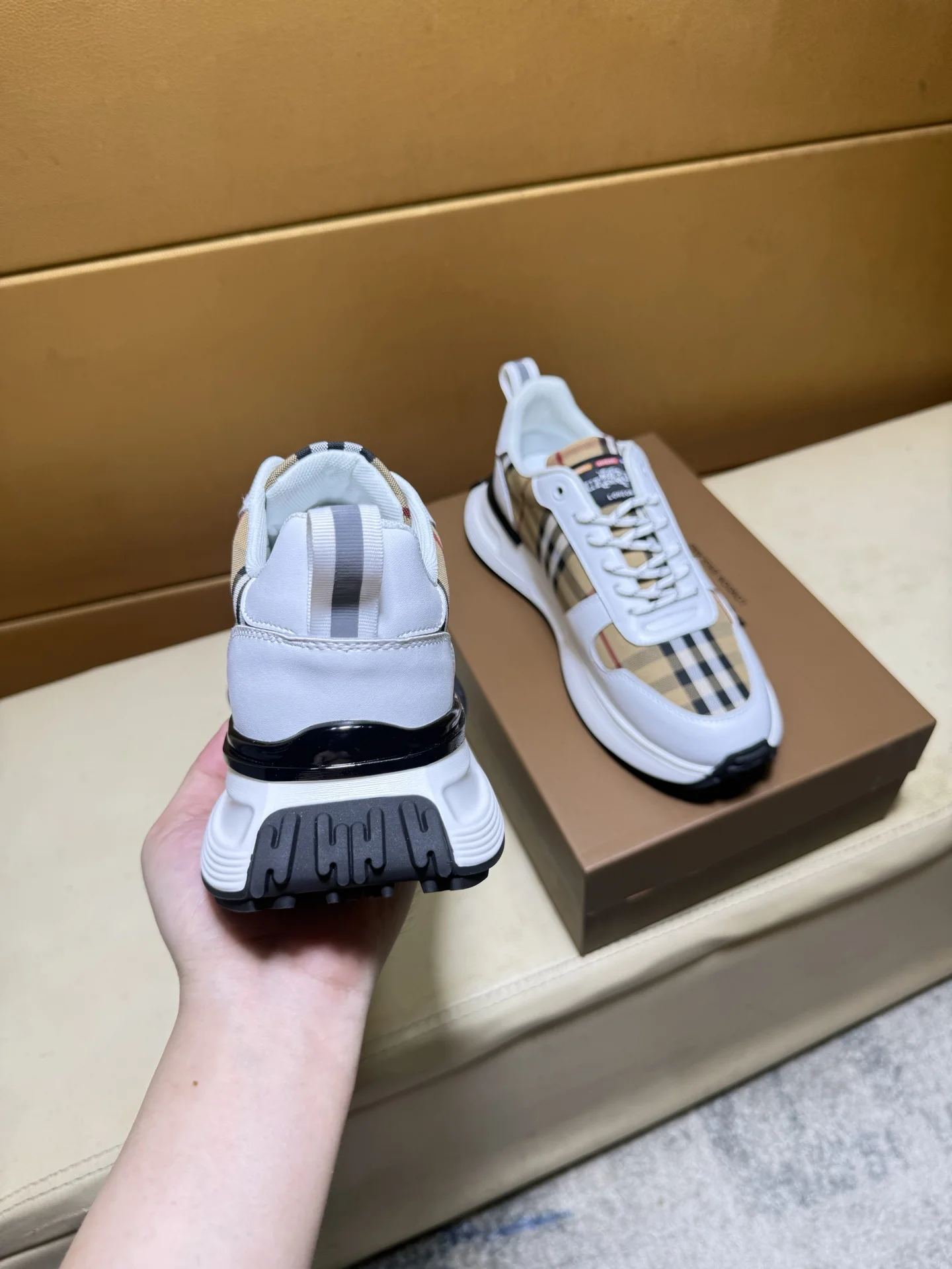 BURBERRY Sneakers Leather EU38-44 B20202608030442 - Image 4
