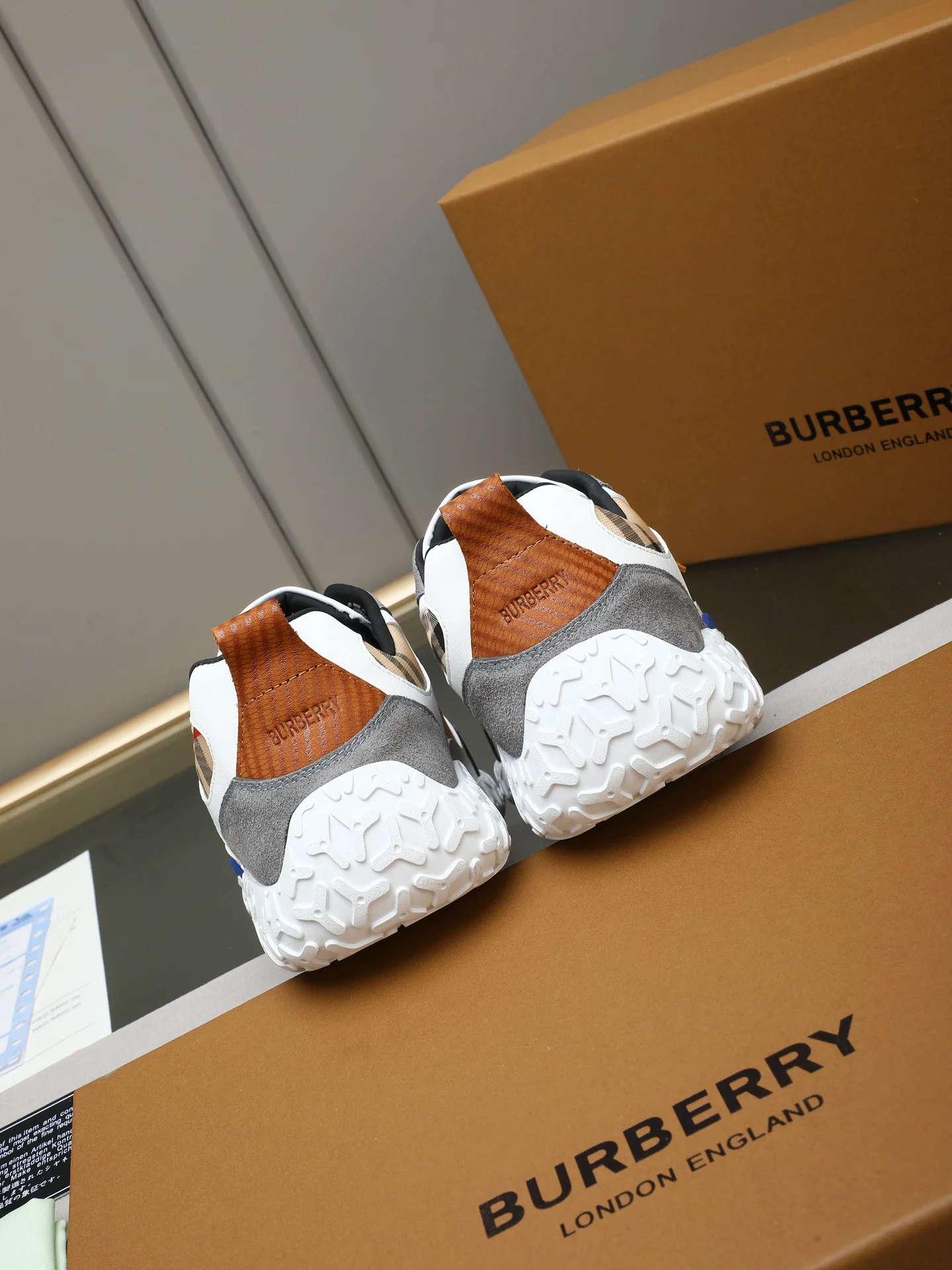 BURBERRY Sneakers Leather & Sheepskin EU38-44 B00202608030384 - Image 5