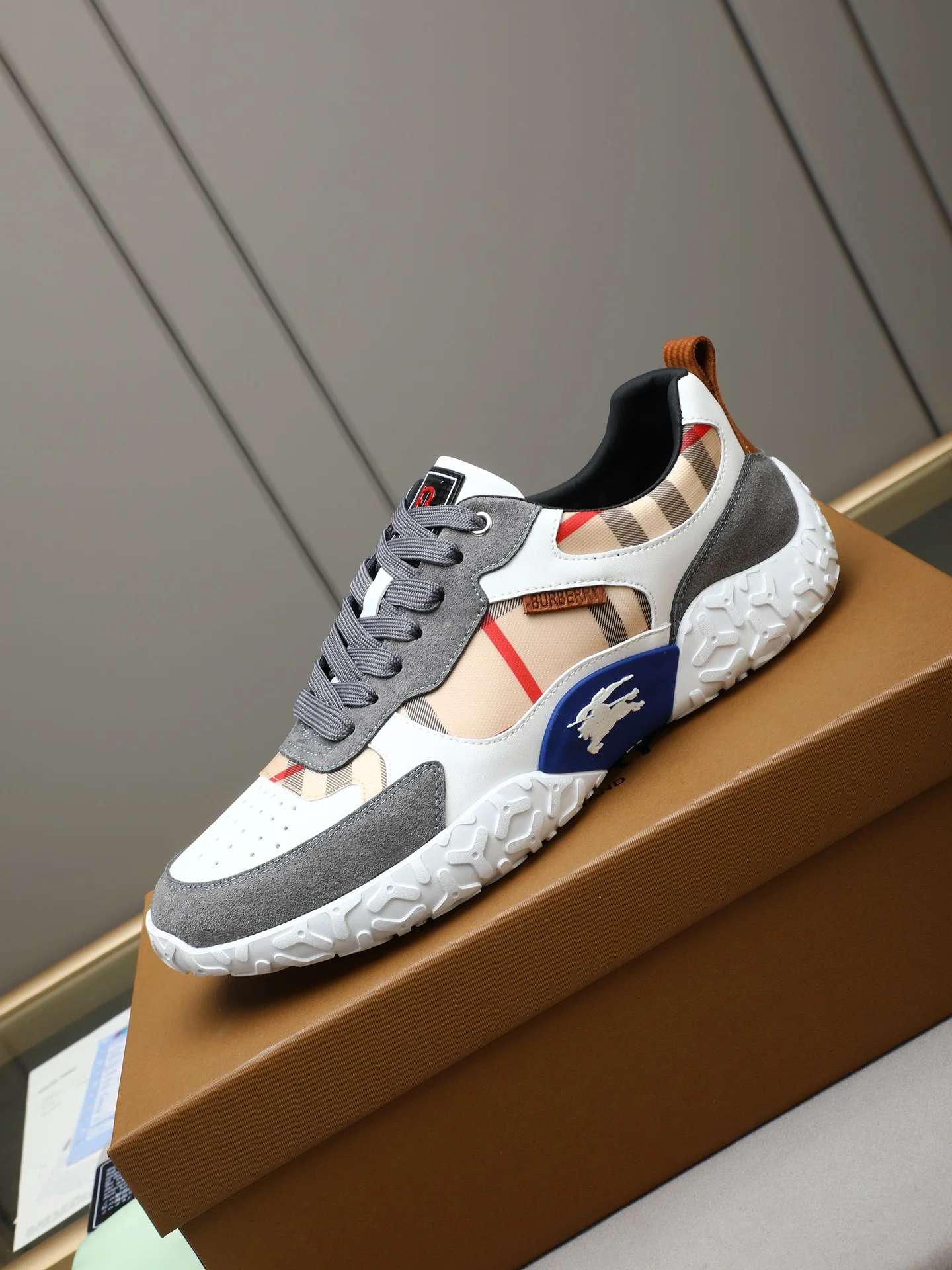 BURBERRY Sneakers Leather & Sheepskin EU38-44 B00202608030384 - Image 6