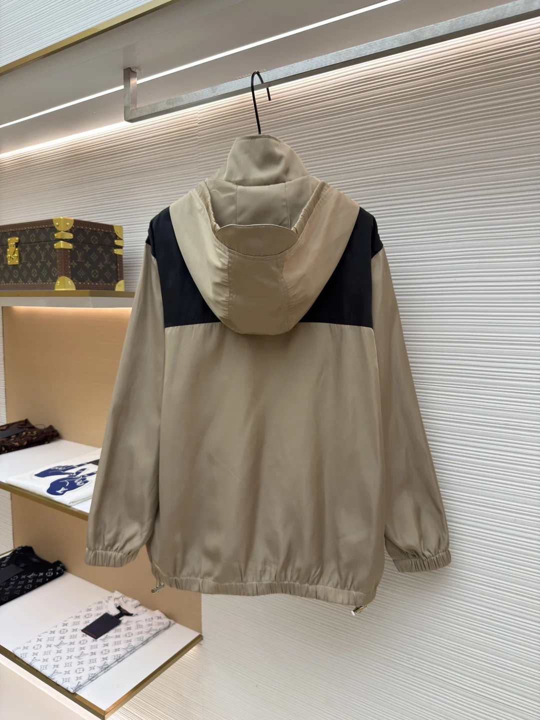 CELINE Jackets Nylon 46-52 C55202608060218 - Image 2