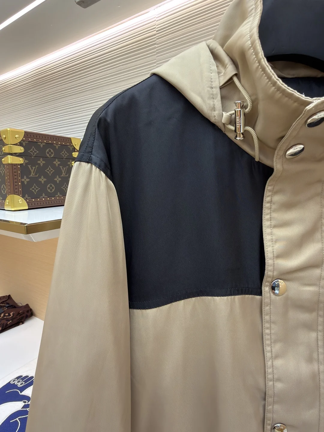 CELINE Jackets Nylon 46-52 C55202608060218 - Image 4