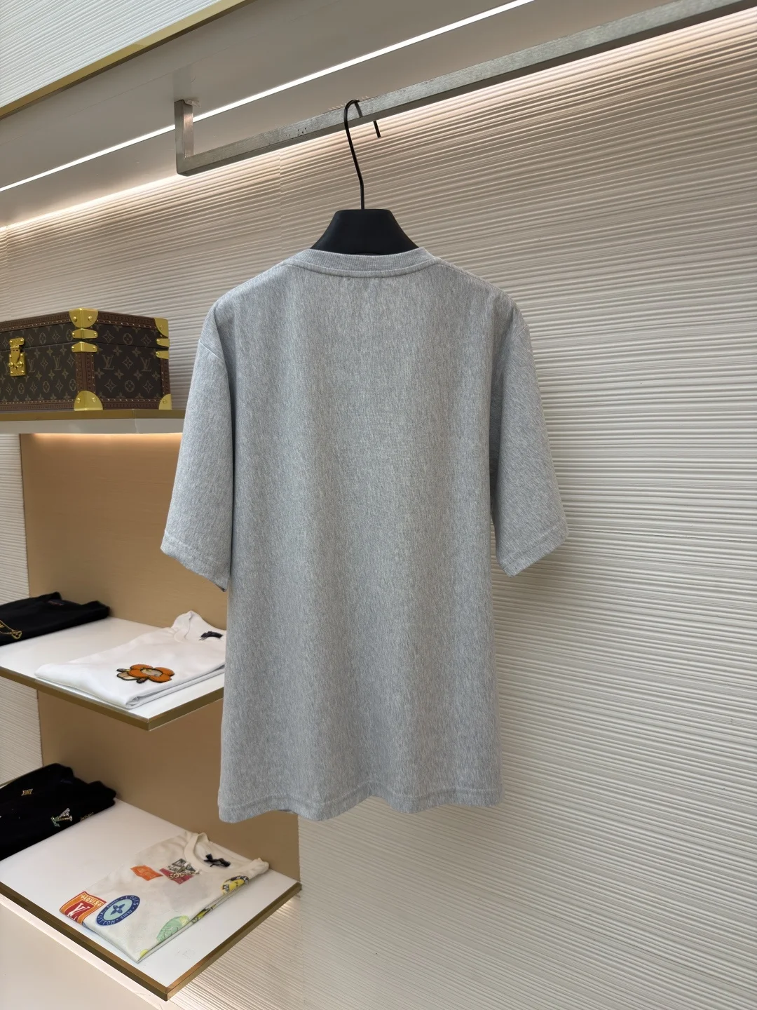 CELINE T-shirts Cotton XS-L A30202608060441 - Image 2