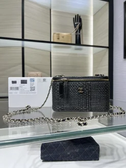 CHANEL Beach Bags Straw Leather (Black-Gold) 16X8X10CM F60202608071727