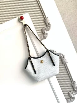 CHANEL Beach Bags Straw Leather (White-Black) 20X28X7CM F80202608072928